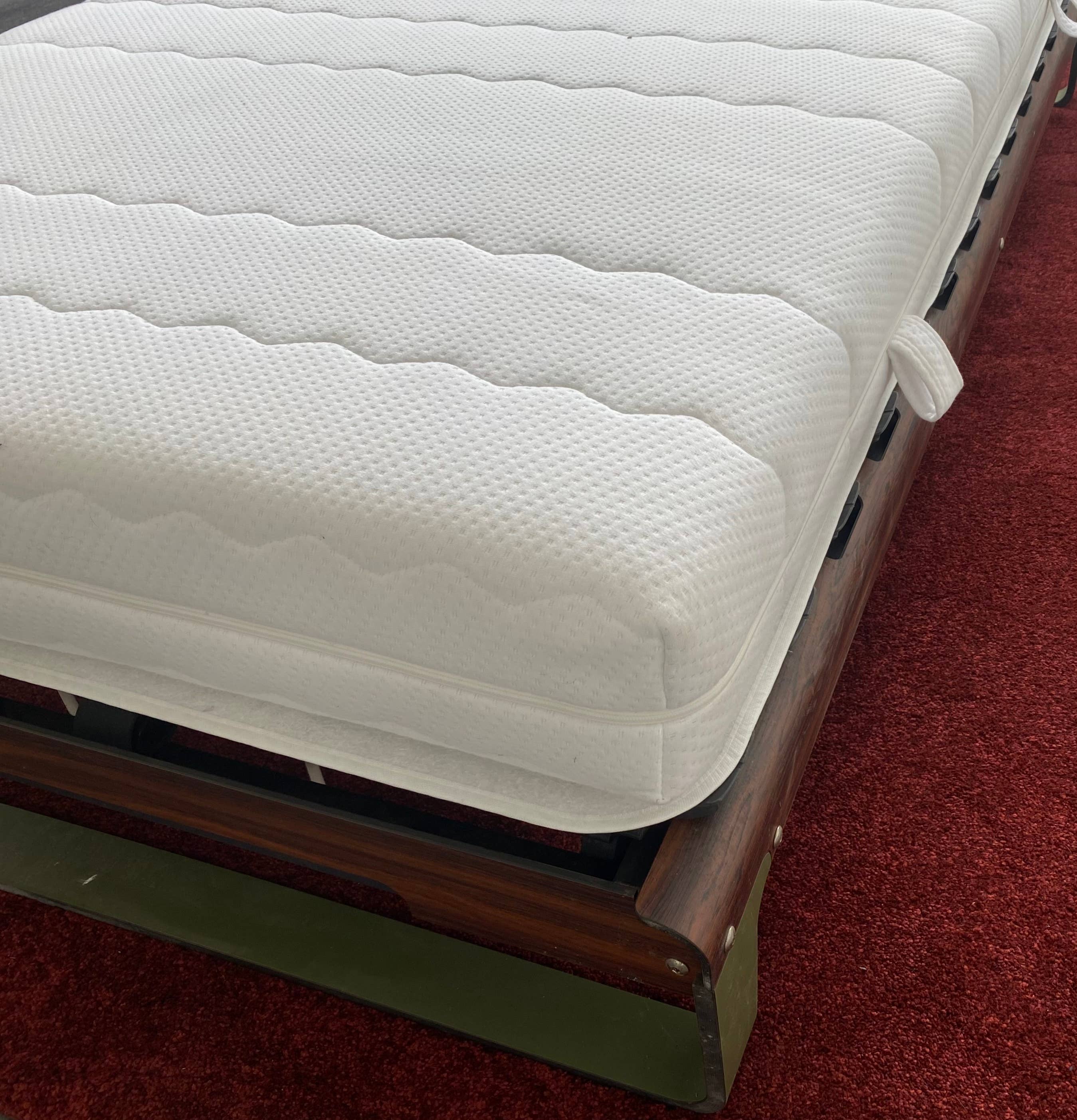 Salzmann Restwaren GmbH – wholesale Mattress pad/protector – Hum mattress protector 90*200 cm7