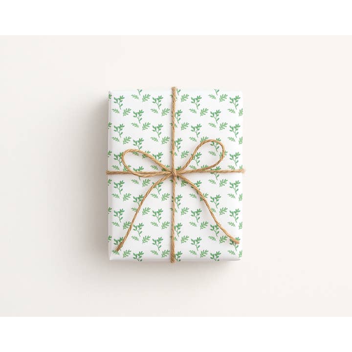 Grønne blade på hvid, forår bryllupsbrusegavepapir for engroshandel hos By Caroline Ann