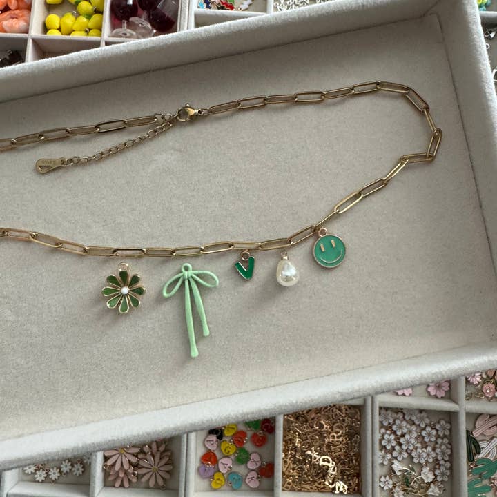 The Point - Wholesale Pendant/Charm Necklace - Veronica Charm necklace