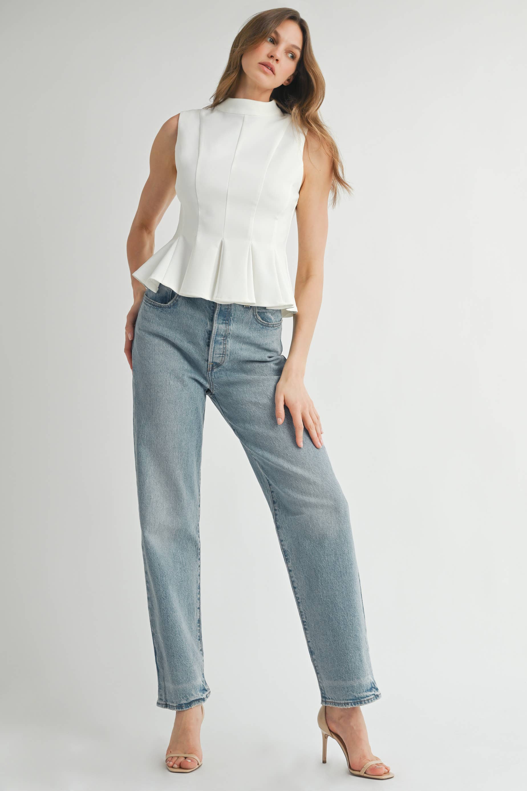 EB LUXE – wholesale Blus - Dam – Ärmlös Hög Hals Volangblus LT19305