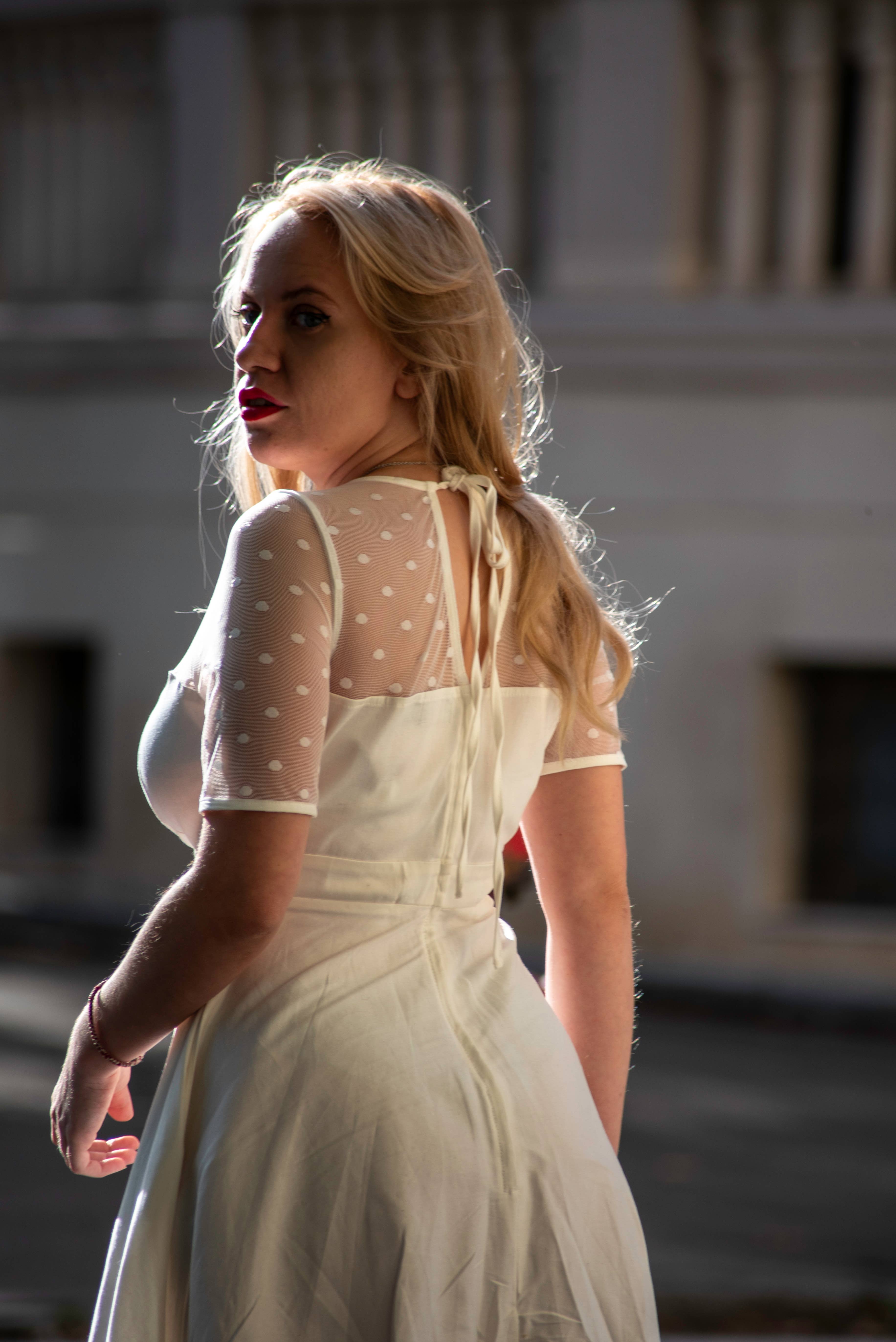 Dolly & Dotty – Vestido - Mulher por atacado – Vestido de Noiva Elizabeth II de Tule com Poás e Mangas Curtas15