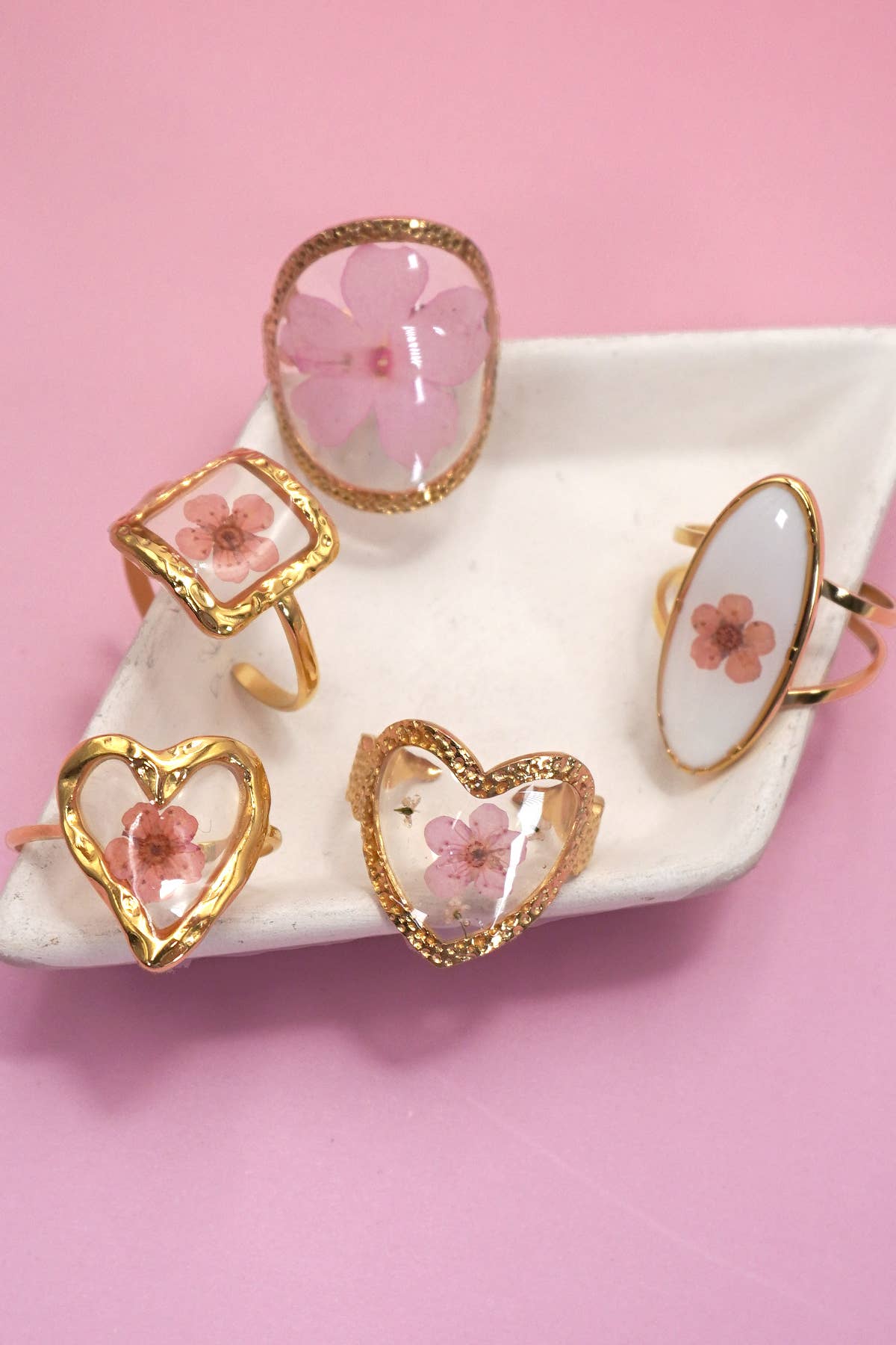 JOSSLYN by wall to wall - Wholesale Cocktail/Statement Ring - 18K STAINLESS STEEL TARNISH FREE FLORAL RINGS | 40R1043