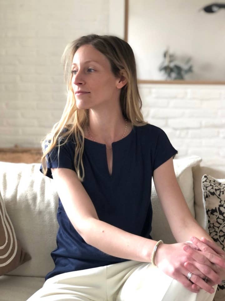 Maglietta Mai elegante e senza tempo per la vendita all'ingrosso da parte di AVA Créations