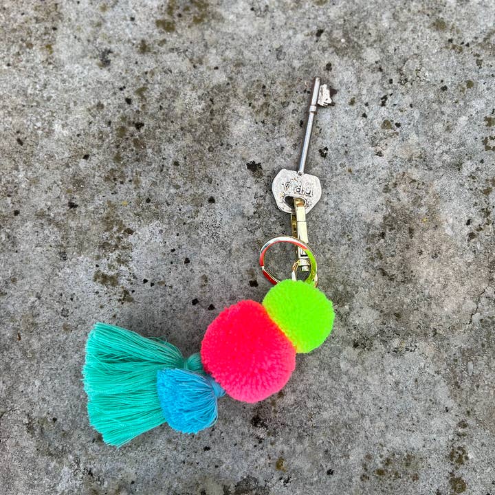 PomPom Galore - Vente Porte-clés – femme - Porte-clés pompon et pampille en laine et coton - Rose et citron vert2