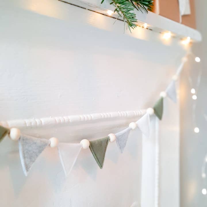 Mini Triangle Bunting for wholesale by Barnabjörn