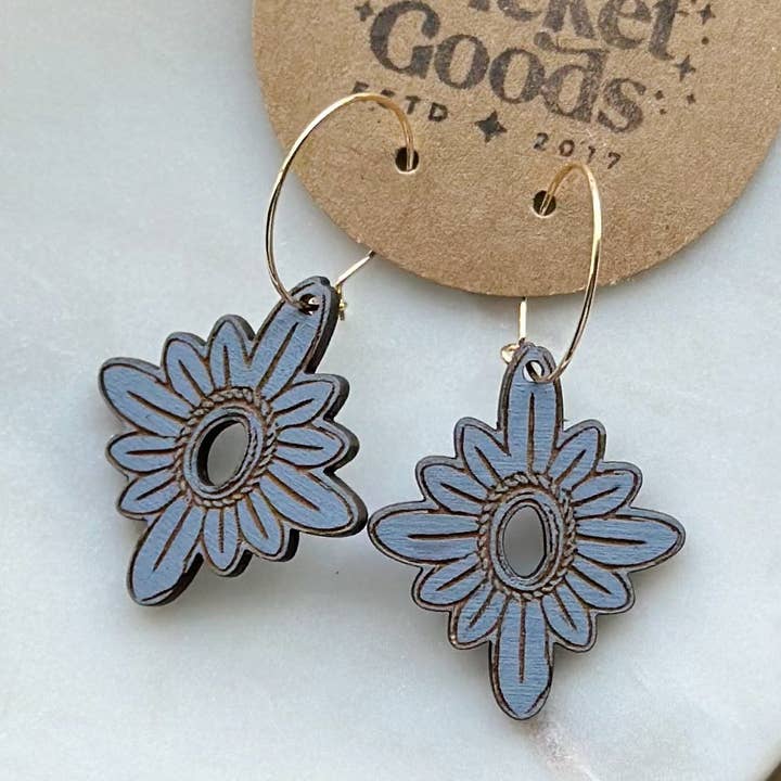 Créoles Winthrop | Bleu crépuscule pour la vente par Wicket Goods