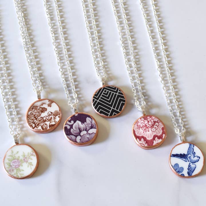 The Broken Plate Pendant Co - Vente Colliers à pendentif - Collier en forme de cercle Broken Plate 3