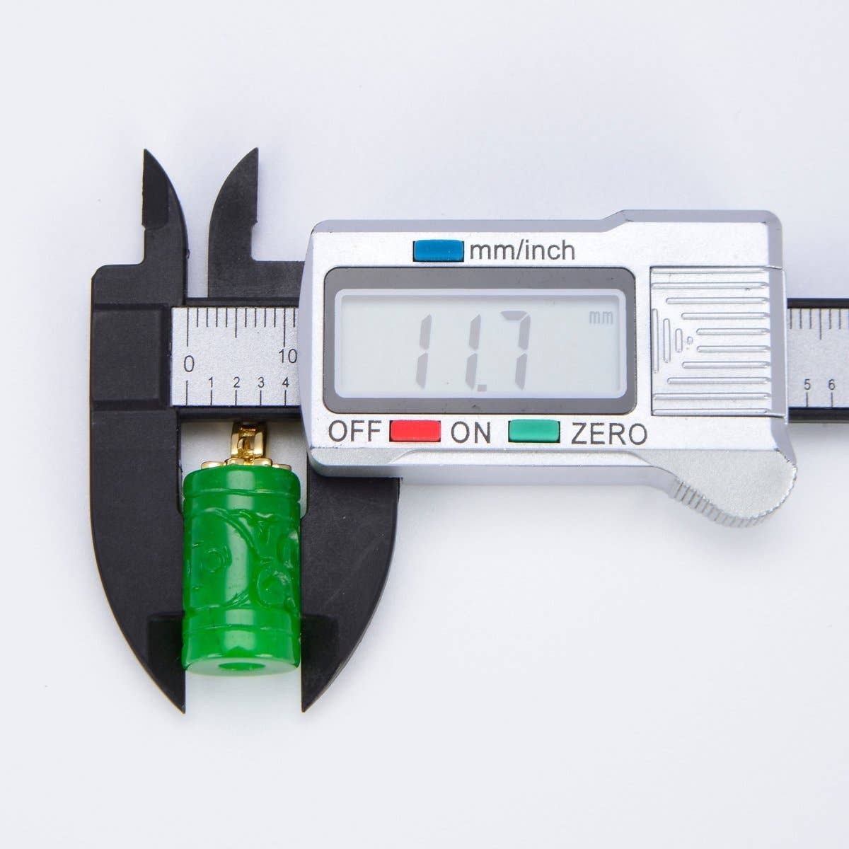 Aim Eternal – Pendente/pingente individual por atacado – Pingente de Pedra Natural de Jade Verde Esmeralda Chinês Entalhado com Ouro AH-3081