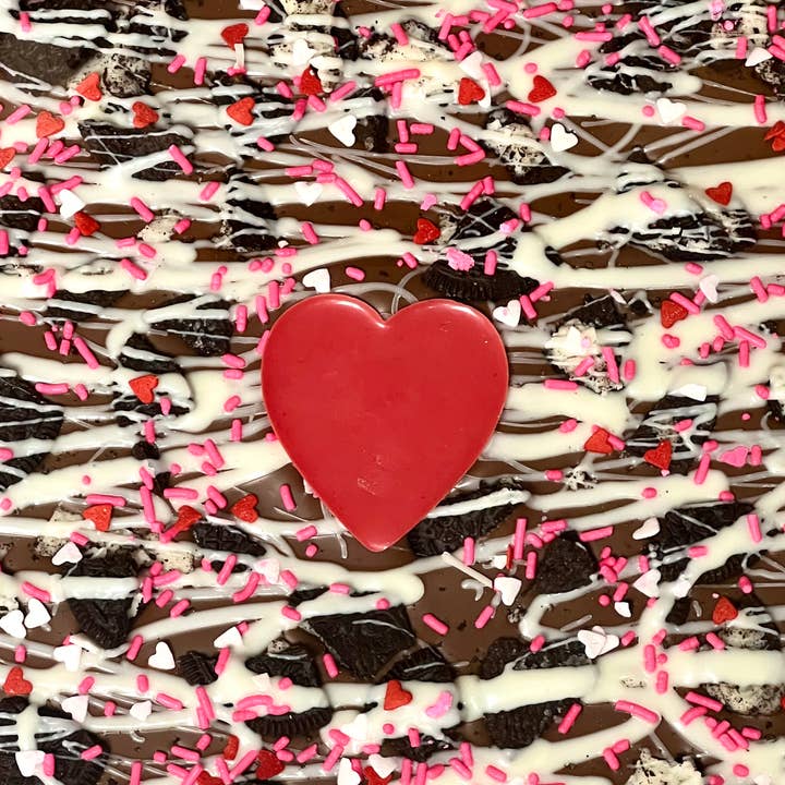 CB Stuffer - Wholesale Chocolate Box - Love is Cookies & Cream Pizza1