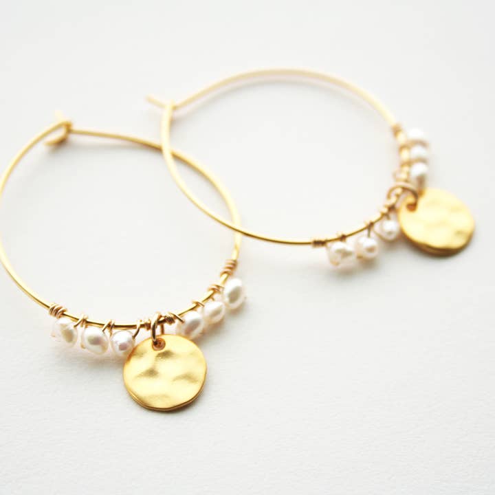 Laura Stark Designs - Vente Créoles - Créoles Pearl Boho | Créoles en perles3