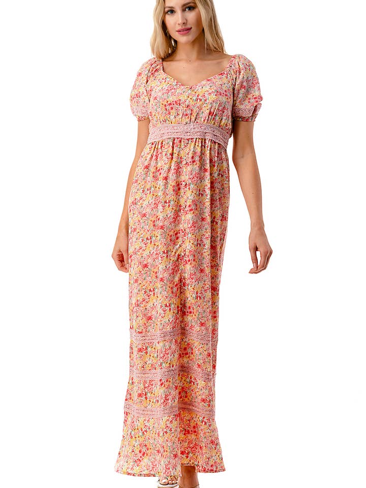 Robe maxi à manches bouffantes fleuries avec col en V et bordure pour la vente par Woven Pink