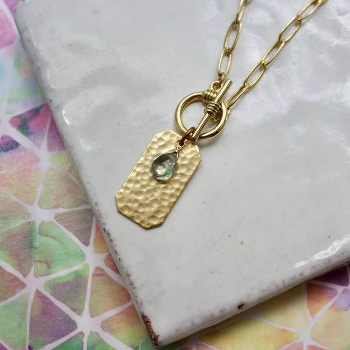 a.v. max - Wholesale Pendant/Charm Necklace - Hammered Dog Tag|Semi Stone & Toggle Closure|Gold|17"1