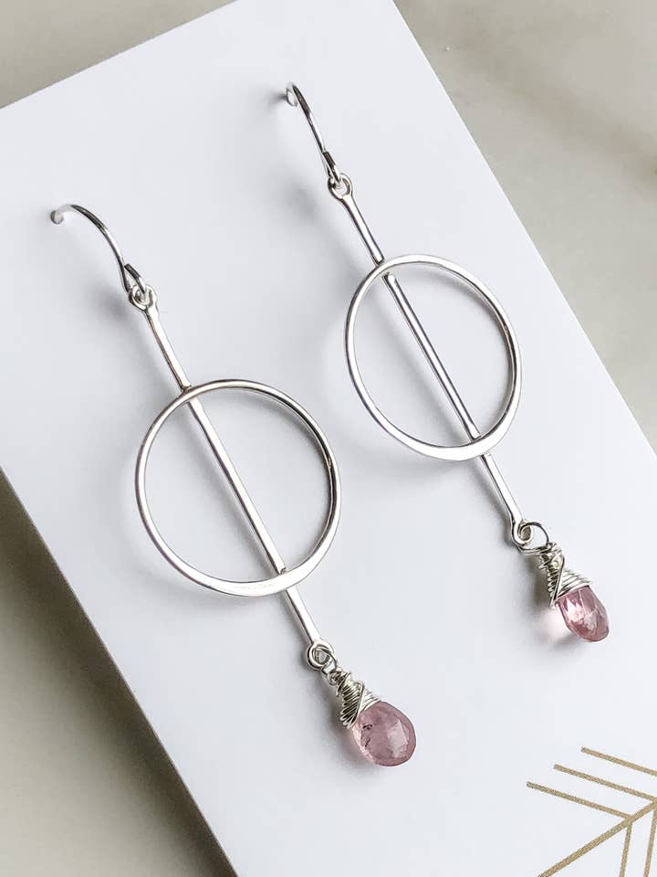 Boucles d'oreilles créoles et barrettes en argent sterling avec pierres précieuses pour la vente par CARO DESIGNS