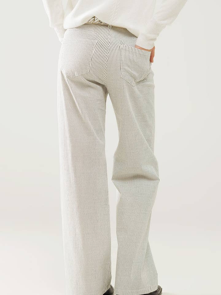 Blanc Pantalon rayé à jambe droite en tissu extensible. en vente sur Faire1