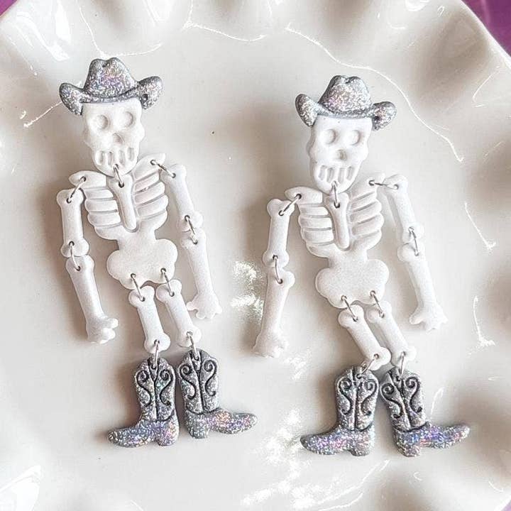 Orecchini Scheletro Cowboy | Argilla | Leggeri per la vendita all'ingrosso da parte di Nelly Rose Jewelry