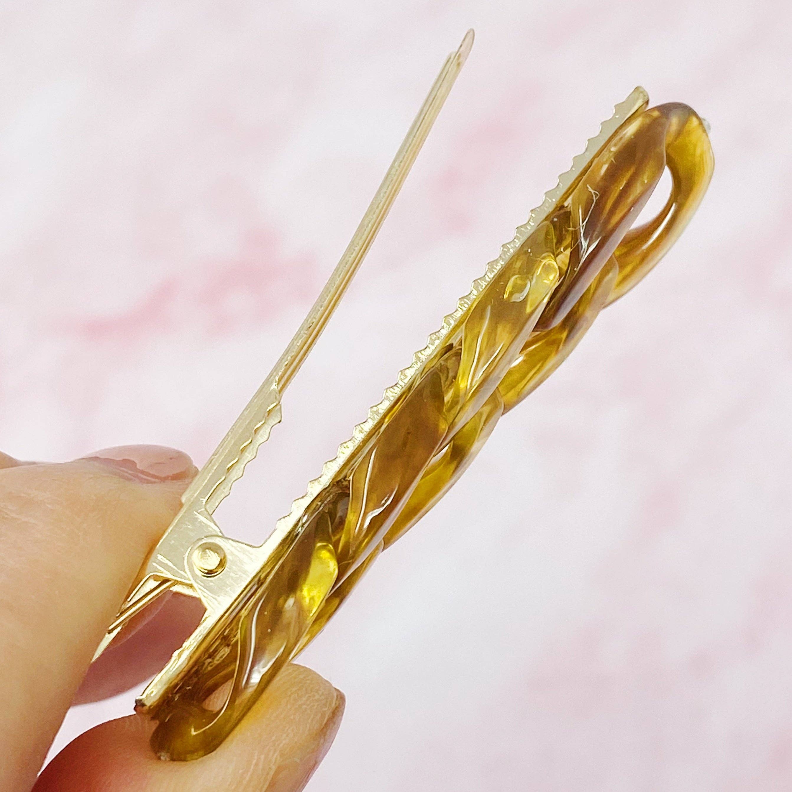 Ellison+Young - Wholesale Hair Accessories Set - Women's - Marble Chain And Pearl Hair Clip Set4