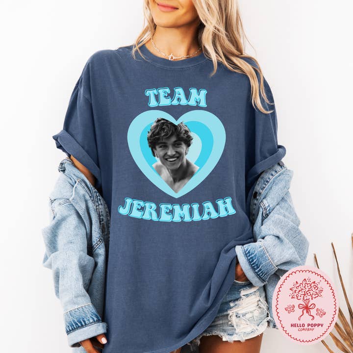 T-shirt rétro cœur Team Jeremiah TSITP Comfort Colors pour la vente par Hello Poppy Company