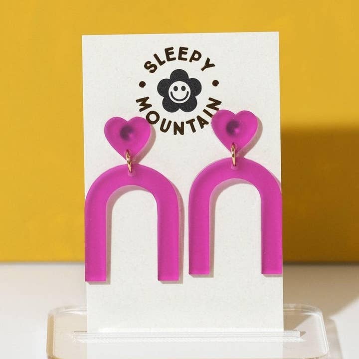 Hartvormige Slanke Boog Oorbellen voor wholesale door Sleepy Mountain