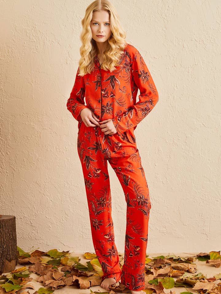 CORAL RED FLORAL DESIGN FRONT BUTTONED LONG PYJAMA SET for wholesale by ENNA MODA