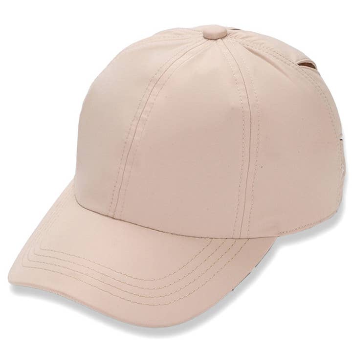 Casquette de baseball multi-ouverture C.C Sunshine Pony pour la vente par Madeline Love