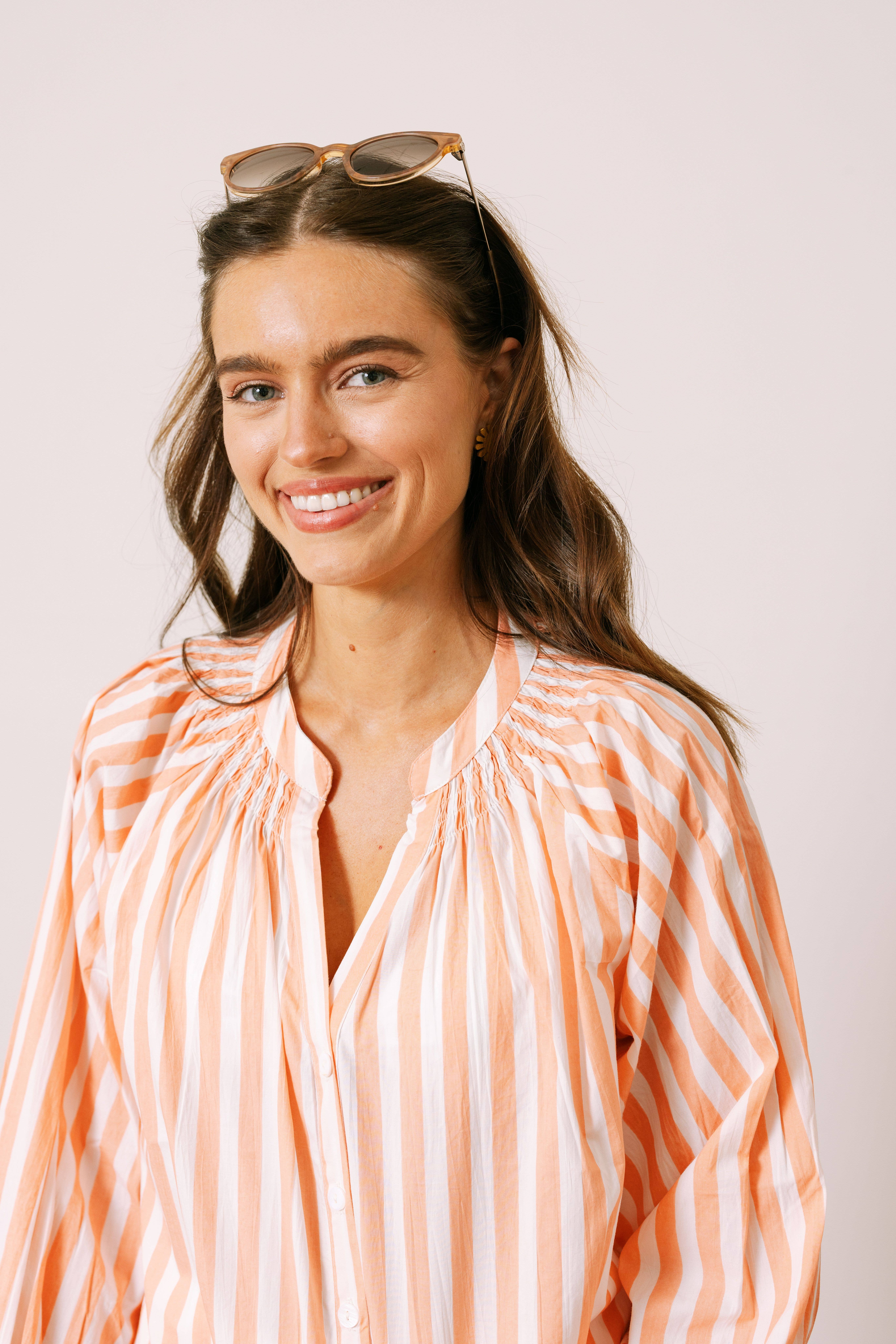 Sunshine Tienda - Wholesale Button Down Shirt - Women's - Pink Daydreamer Lucia Top1