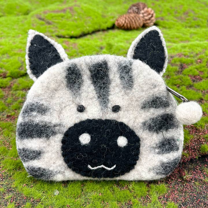 Bianco Portamonete in feltro di lana fatto a mano a forma di zebra dei cartoni animati in vendita all'ingrosso su Faire