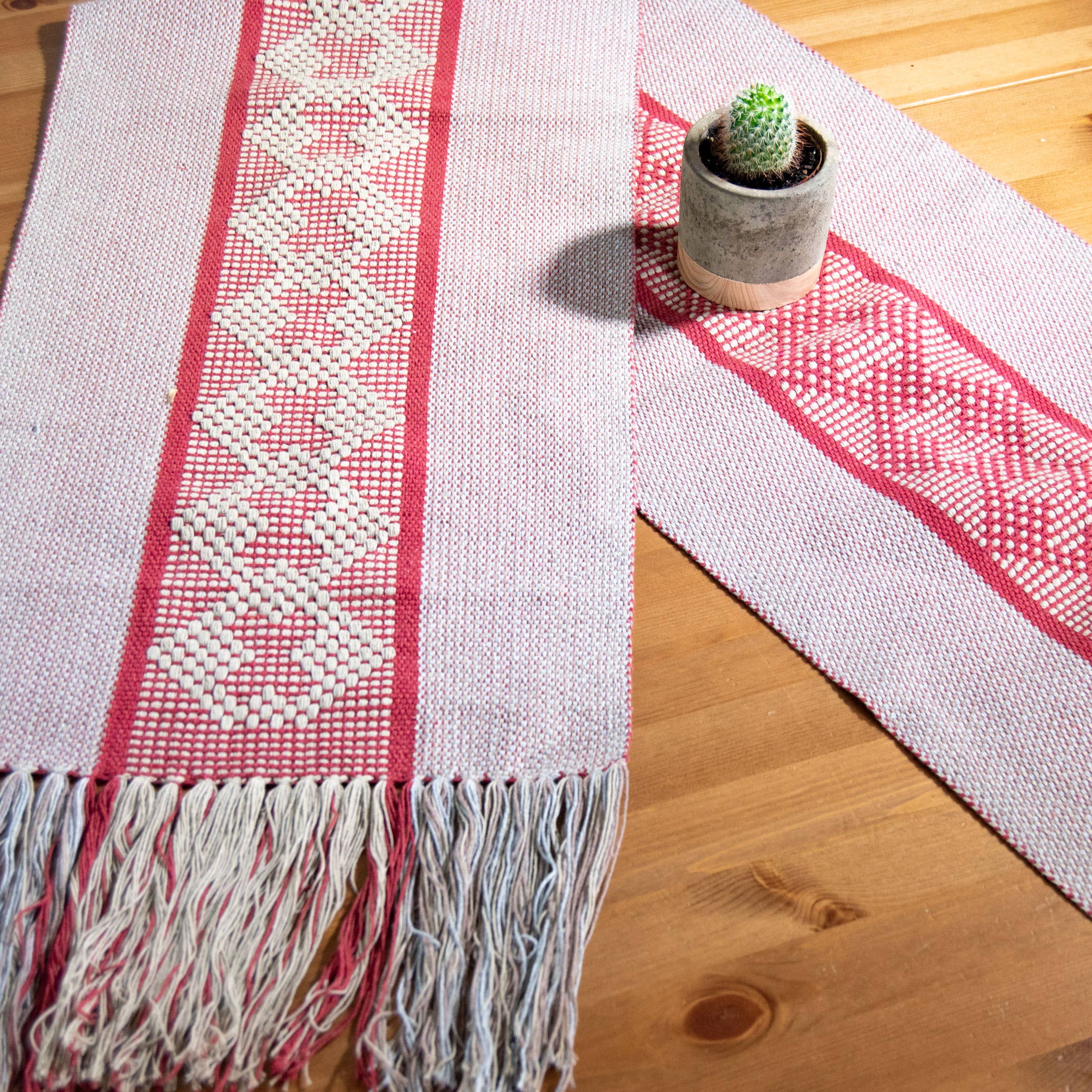Decor Artesanal – wholesale Table runner – Geometric Table Runner3