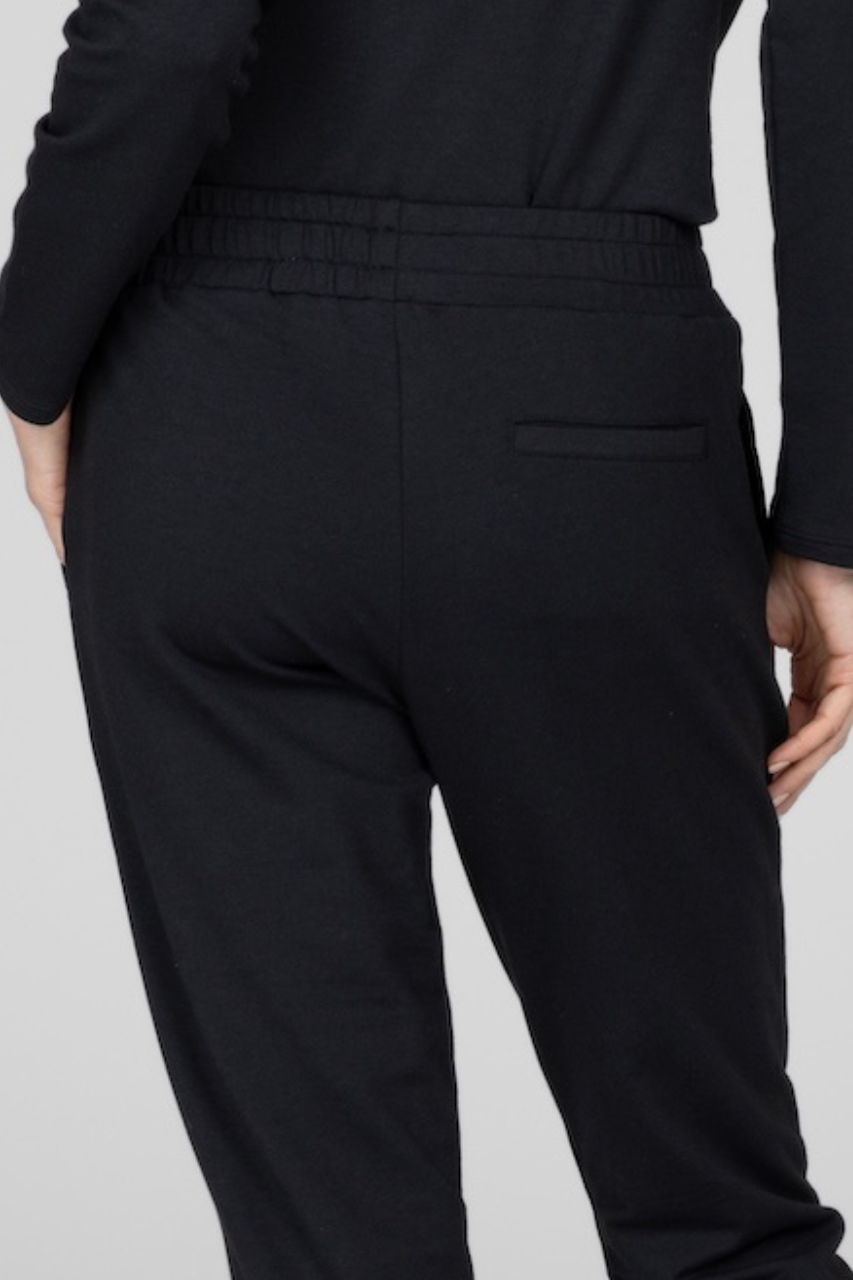 KiraGrace - Vendita all'ingrosso Pantaloni sportivi/da jogging loungewear - Donna - Jogger con Pieghe da Viaggio (Nero)0