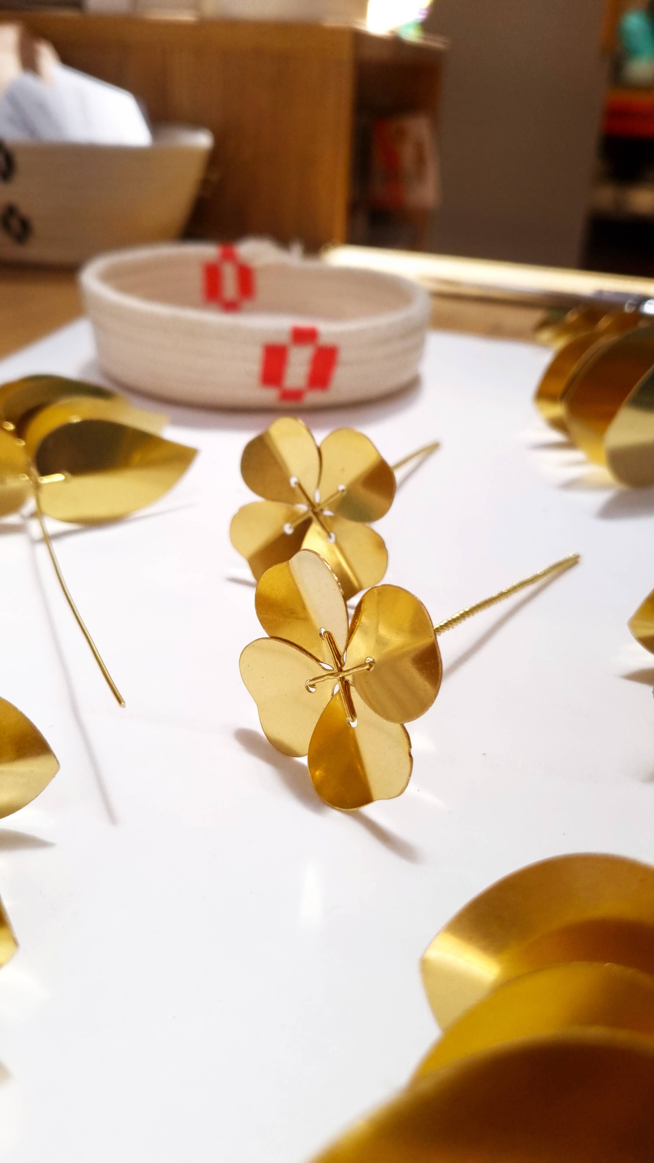 Delphine Plisson - Wholesale Decorative Tabletop Object - Four-leaf clover in brass1