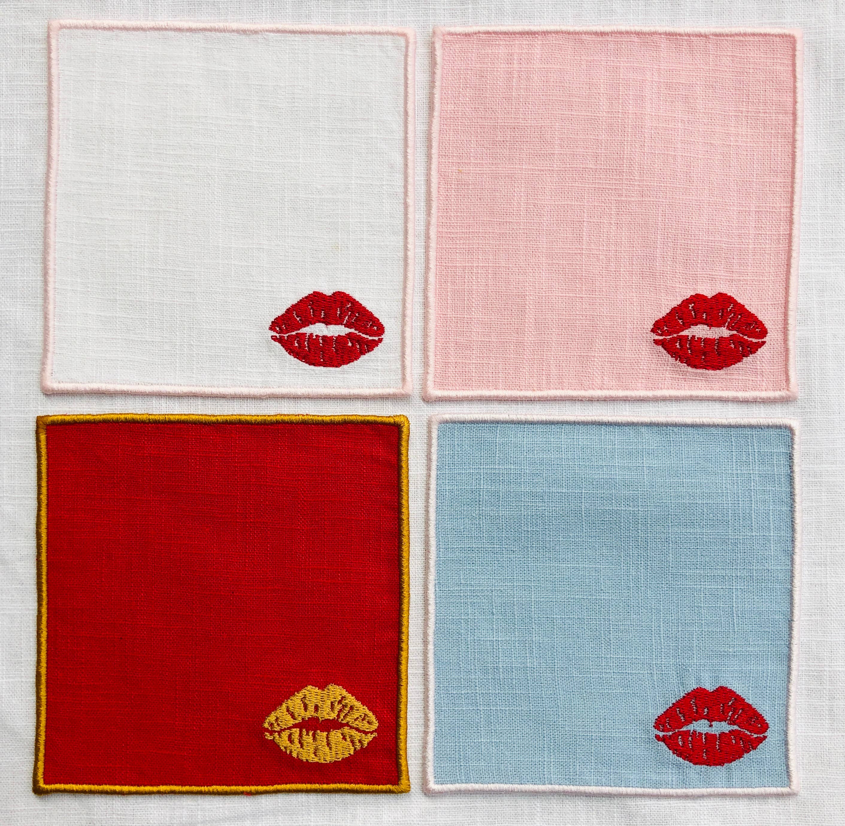 Belle Linen – Engroshandel Middags- og stofserviet – Sæt med 4 Valentine Røde Læber Linned Cocktailservietter7