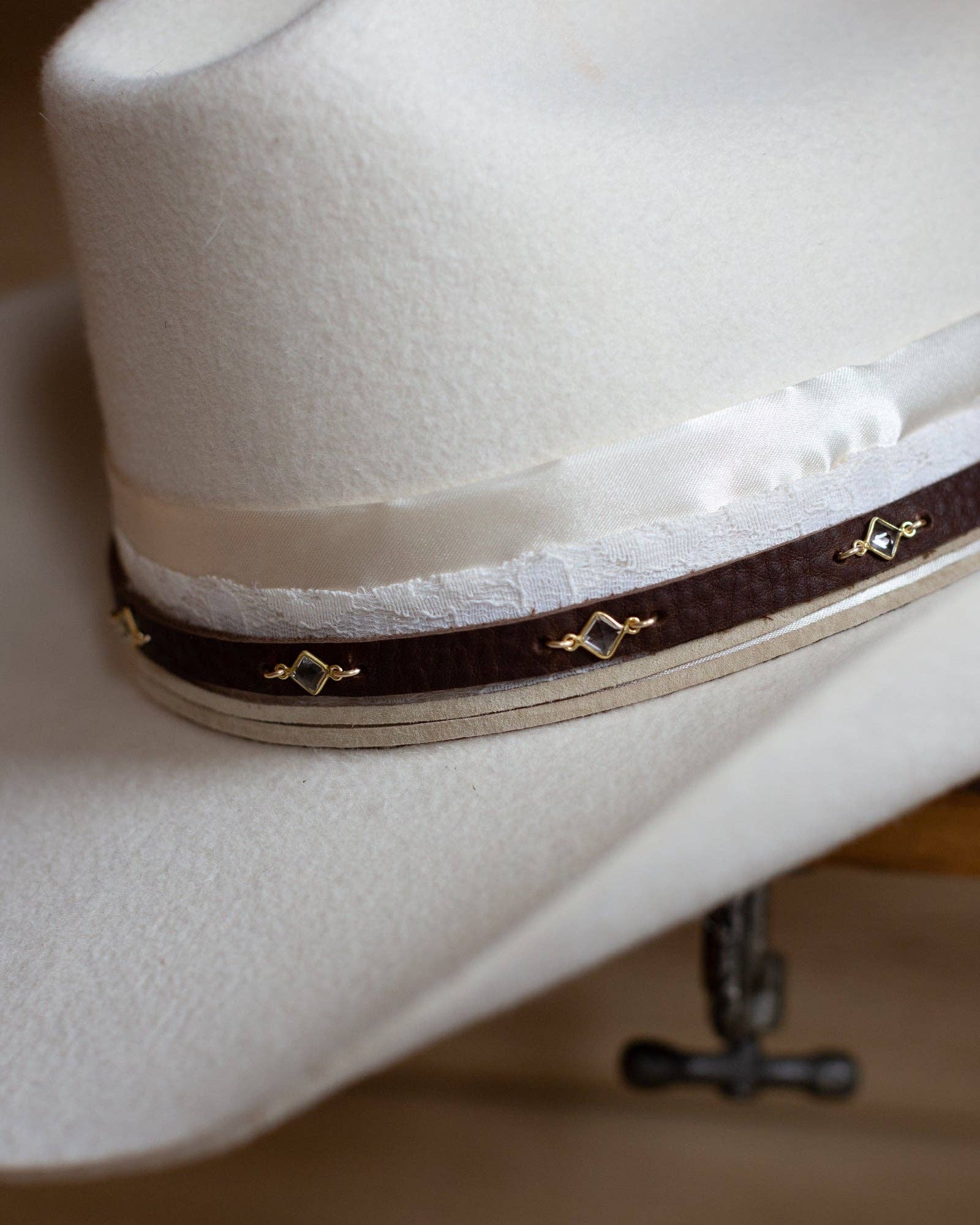 Crossbow Leather - Wholesale Hat Accessory - Women's - SMALL GEMSTONE ON LEATHER HAT BAND0