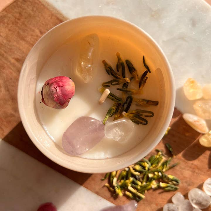 Vela de cera de soja CRIATIVITY Intention | Ametista, Quartzo Transparente & Citrino | Aroma: Black Oud, Rosa & Tangerina por atacado de The Moon+Heart