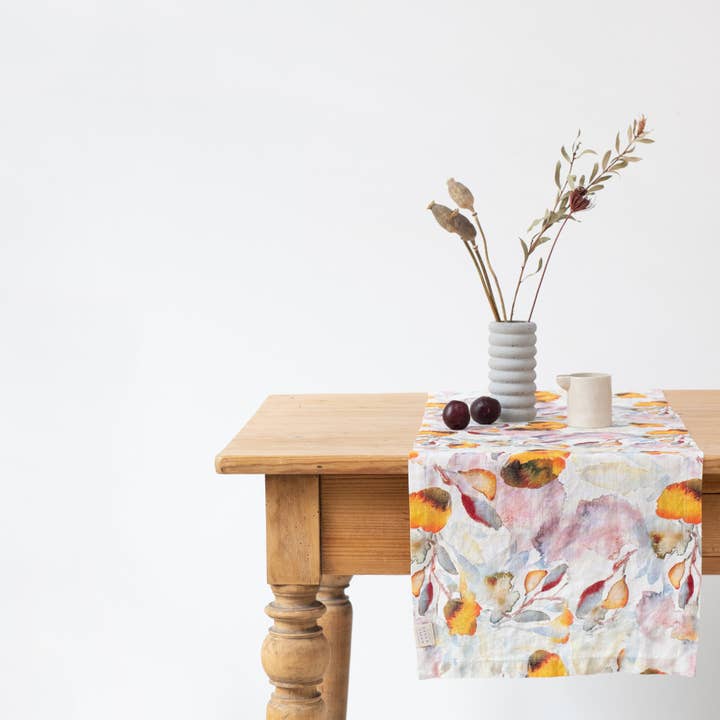 Runner da tavola in lino arancione per la vendita all'ingrosso da parte di Linen Tales (We cover U.S. import duties)