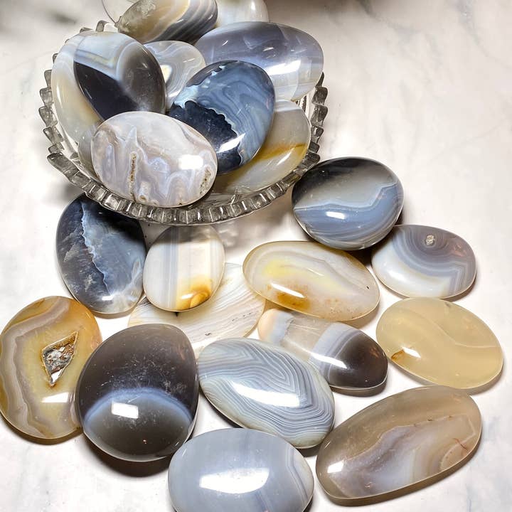 Above Tha Clouds - Wholesale Spiritual stone/crystal - Blue Banded Agate Crystal Flat Stones4