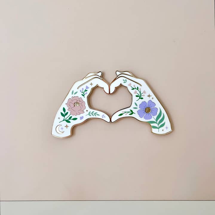 Wall decoration Hands for wholesale by Baubels