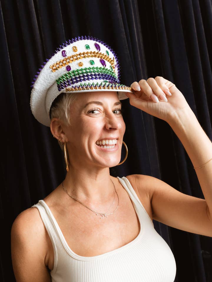 Cappello da Conduttore - Bianco con Viola, Verde, Oro per la vendita all'ingrosso da parte di Mardi Gras Creations