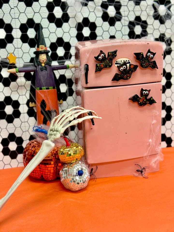 Bat Magnet for wholesale by SMO Ceramics & Stuff