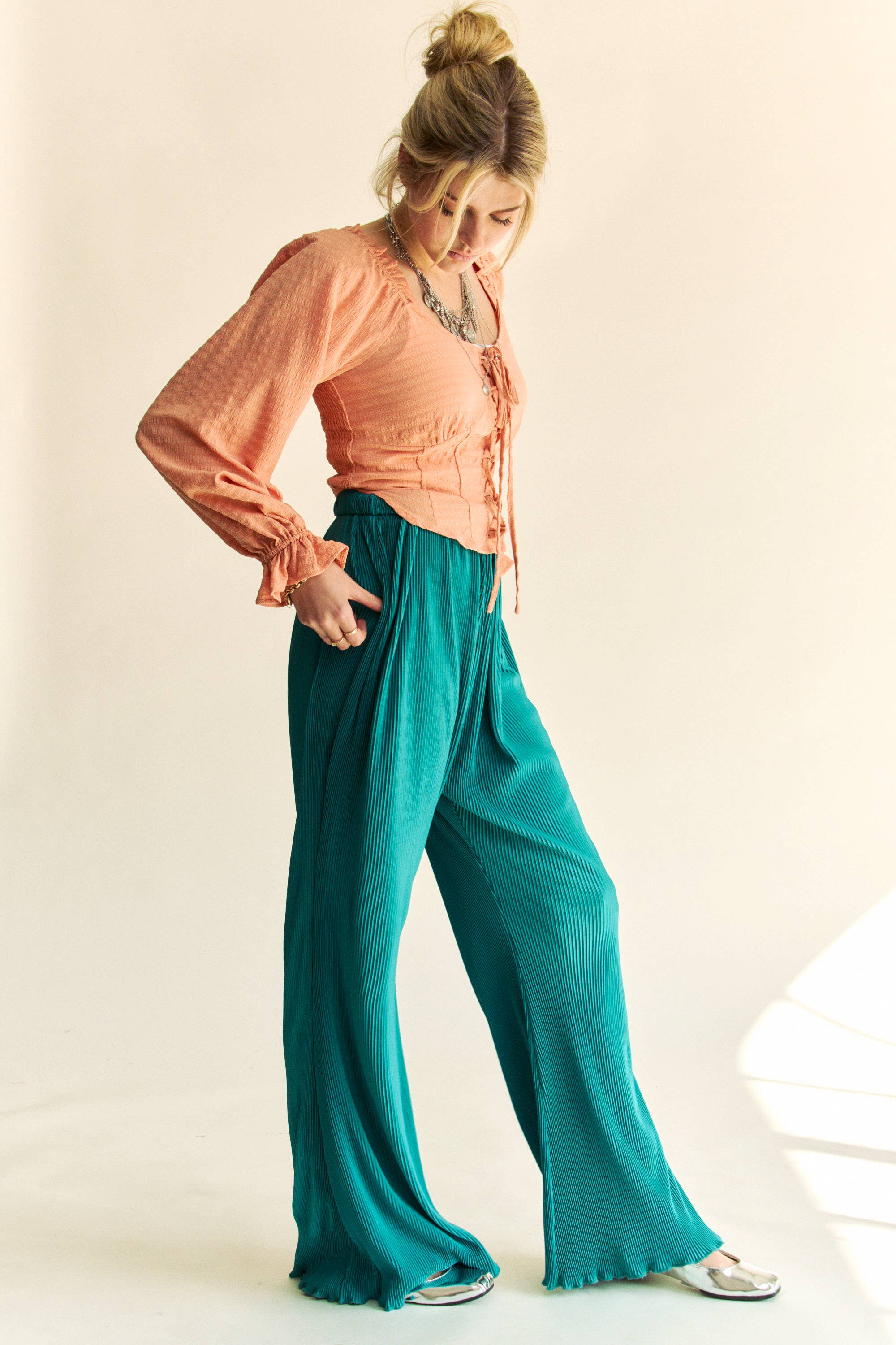 Davi & Dani - Wholesale Broek - Dames - BELBROEK MET GERIMPELDE PLOOIEN EN ELASTISCHE TAILLEBAND18