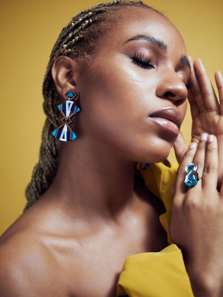 Orecchini Onile per la vendita all'ingrosso da parte di Chalk Jewellery