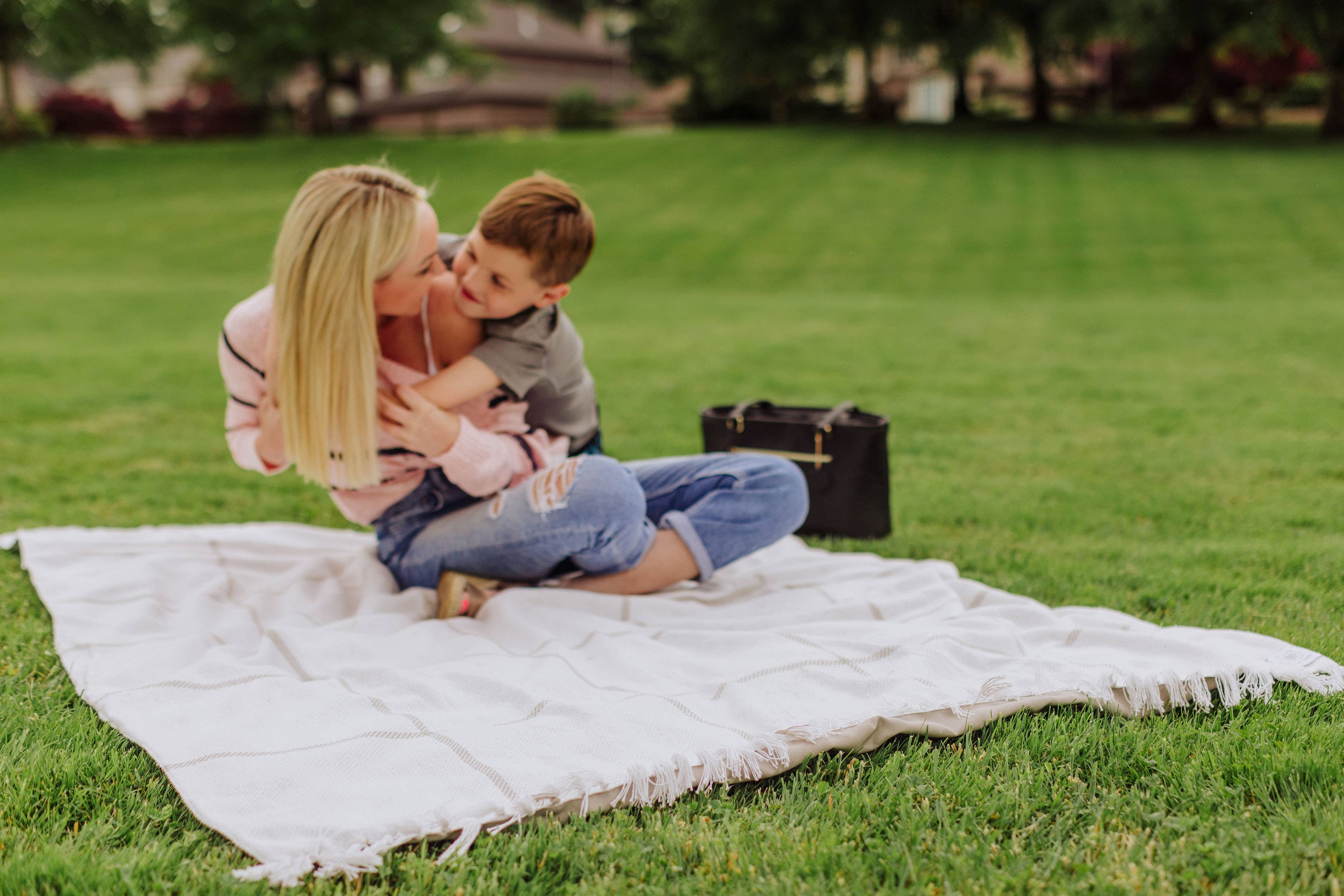 Picnic Time Family of Brands - Wholesale Picnic Blanket - Montecito Picnic Blanket with Harness22