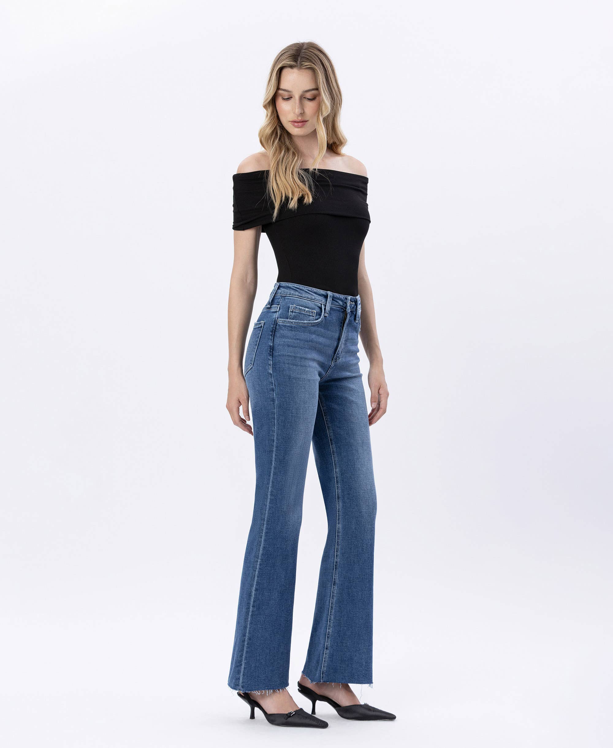 HAIL HIGH RISE RAW HEM RELAXED FLARE JEANS T6470 for wholesale on Faire8