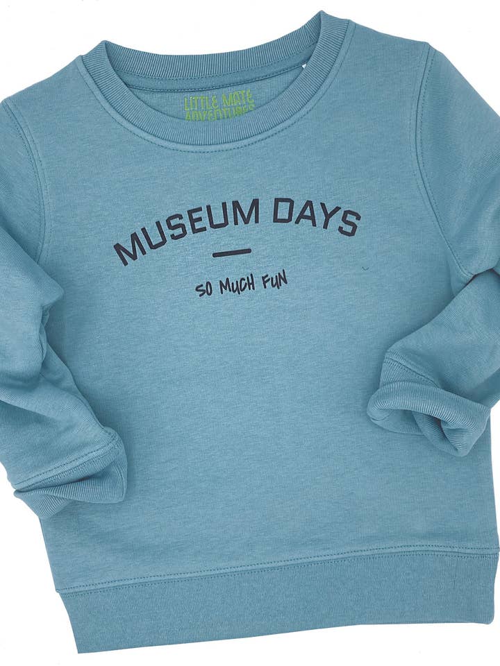 MUSEUM DAYS SO MUCH FUN - Felpa per adulti per la vendita all'ingrosso da parte di Little Mate Adventures