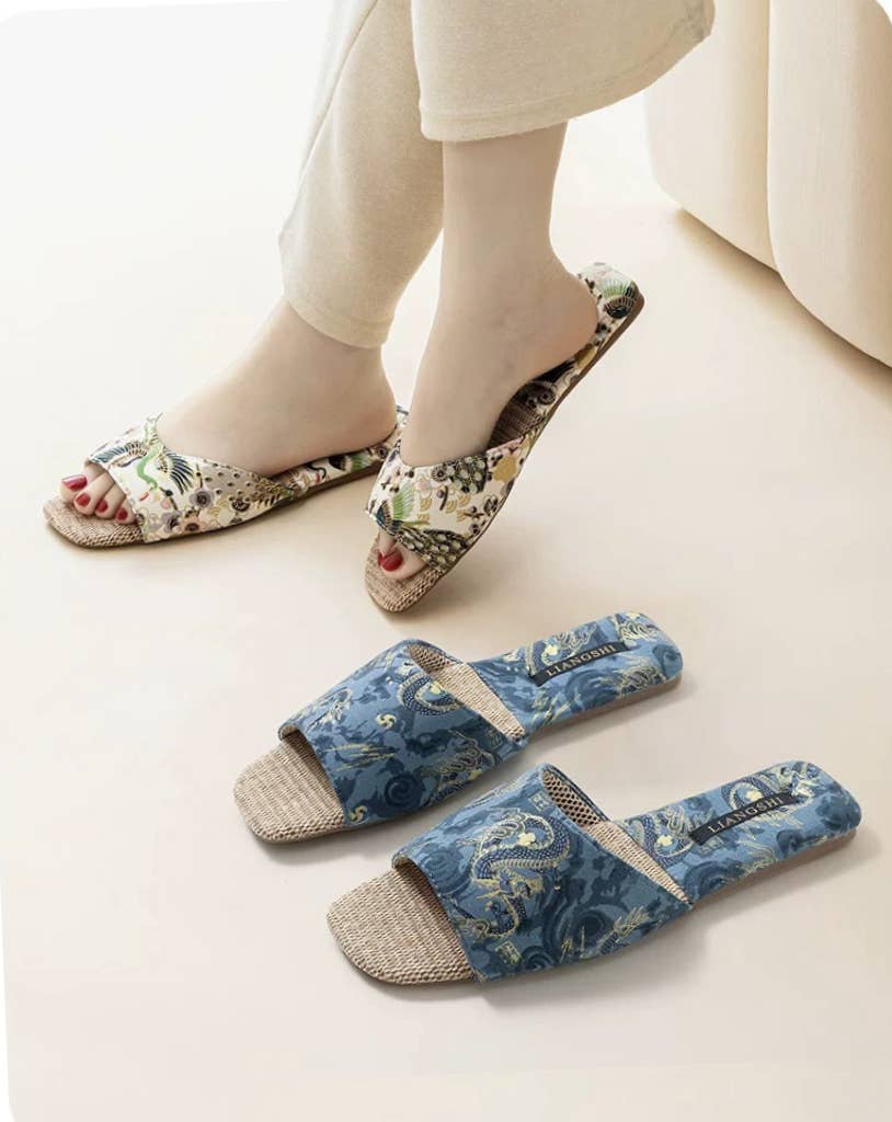 Lian Collection – Engroshandel Slippers - Dame – Broderede silkestøvler med hampesål – Strandtøfler3