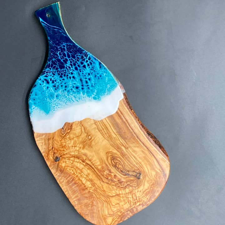 Medium rustik olivträ paddel i havet för wholesale av The Weathered Dragonfly