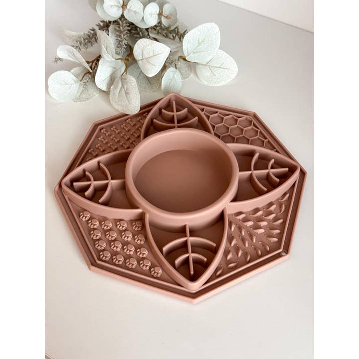 Doggotique – wholesale Pet bowl – Cat/dog – Lick mat Lotus, feeding station, lick mat, slow bowl8