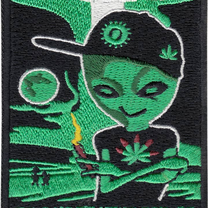 Toppa - "Portami dal tuo spacciatore" Alieno Verde che Fuma 3,25 per la vendita all'ingrosso da parte di Square Deal Recordings & Supplies