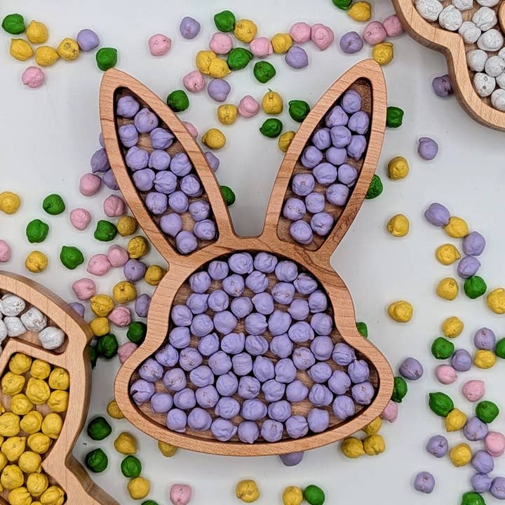 Mini plateau de jeu sensoriel lapin pour la vente par Carved Together Co