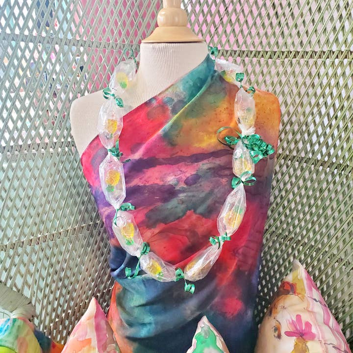 Pineapple In Paradise Gummy Lei pour la vente par Sweet Shop By The Sea