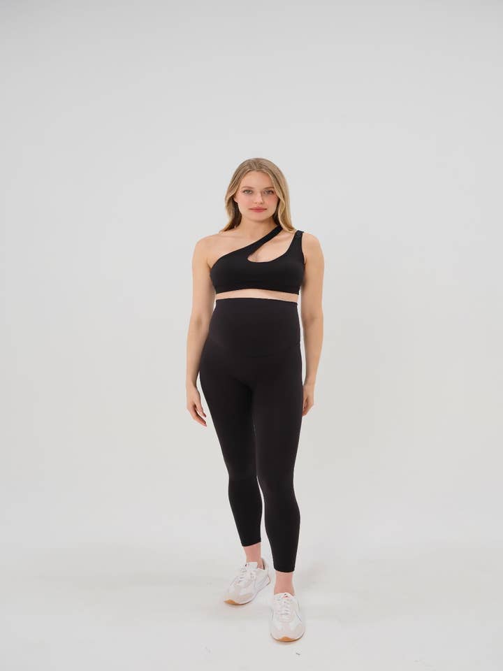Legging de maternité AXK CORE Curve - Noir pour la vente par AXK Maternity