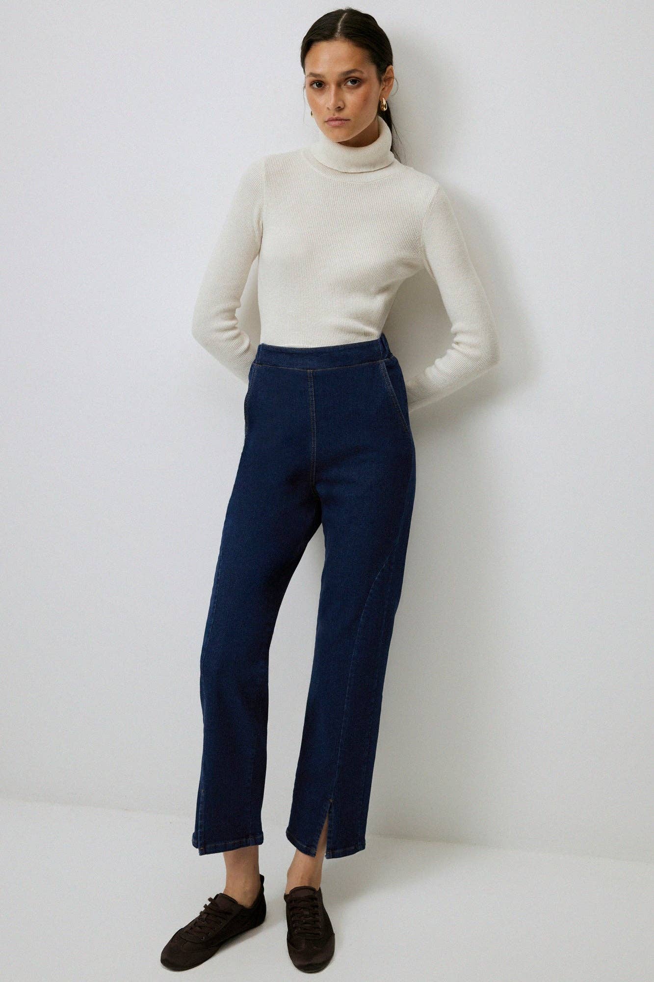 Indigo STRAIGHT FIT STRETCH DENIM JEANS for wholesale on Faire2